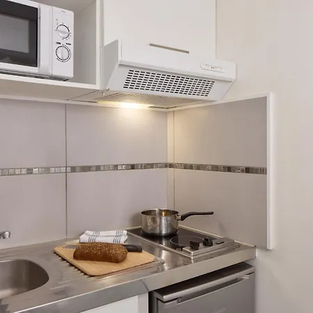 Zenitude Hotel-residences Bordeaux Aeroport מלון דירות 3*