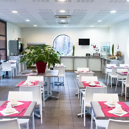Zenitude Hôtel-résidences Bordeaux Aéroport 3*