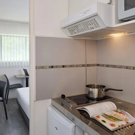 Zenitude Hôtel-résidences Bordeaux Aéroport 3* Mérignac
