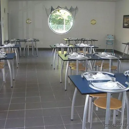 波尔多梅里尼亚克机场森蒂图德公寓酒店 3*