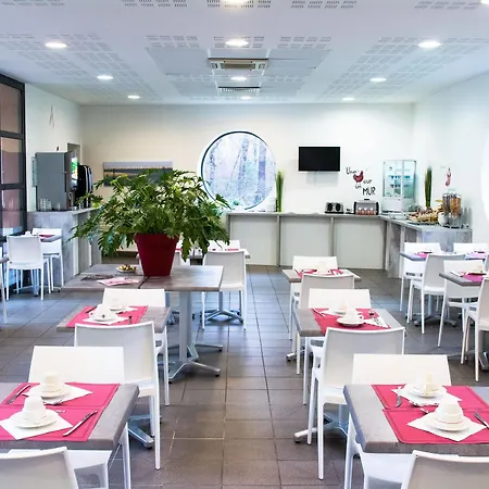 波尔多梅里尼亚克机场森蒂图德公寓酒店 公寓式酒店 Mérignac