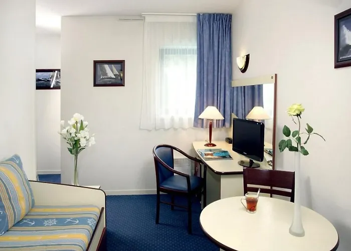 Zenitude Hotel-residences Bordeaux Aeroport מלון דירות 3*