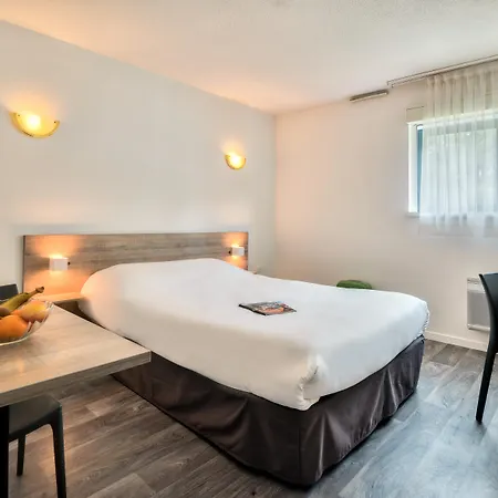 波尔多梅里尼亚克机场森蒂图德公寓酒店 3* Mérignac