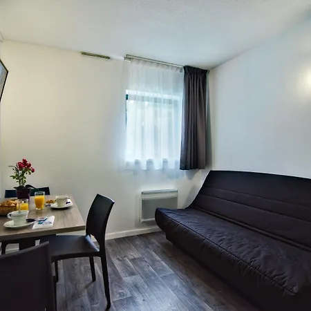 波尔多梅里尼亚克机场森蒂图德公寓酒店 Mérignac