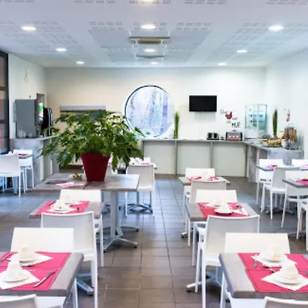 波尔多梅里尼亚克机场森蒂图德公寓酒店 Mérignac