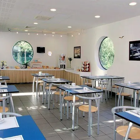 波尔多梅里尼亚克机场森蒂图德公寓酒店 公寓式酒店