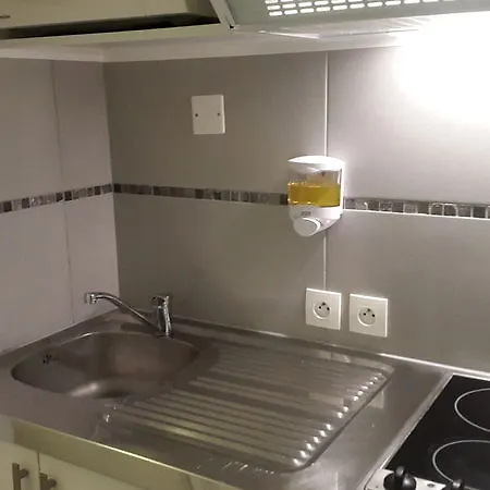 波尔多梅里尼亚克机场森蒂图德公寓酒店
