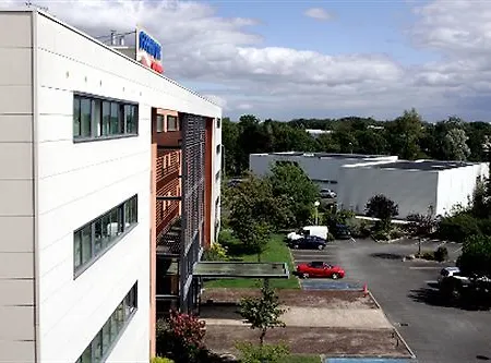 波尔多梅里尼亚克机场森蒂图德公寓酒店 Mérignac